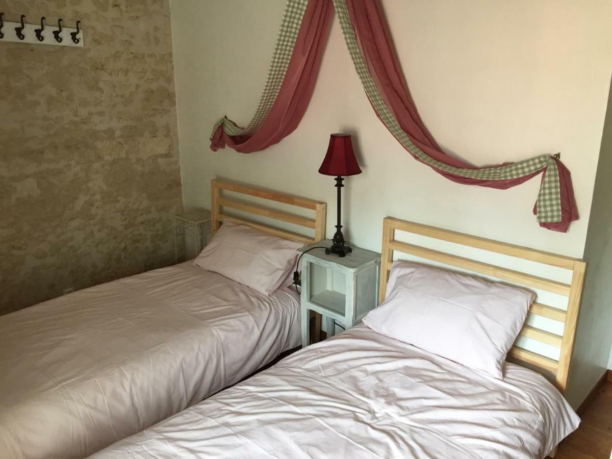Le Gite Au Coin Des Abeilles La Caillere-Saint-Hilaire Ngoại thất bức ảnh